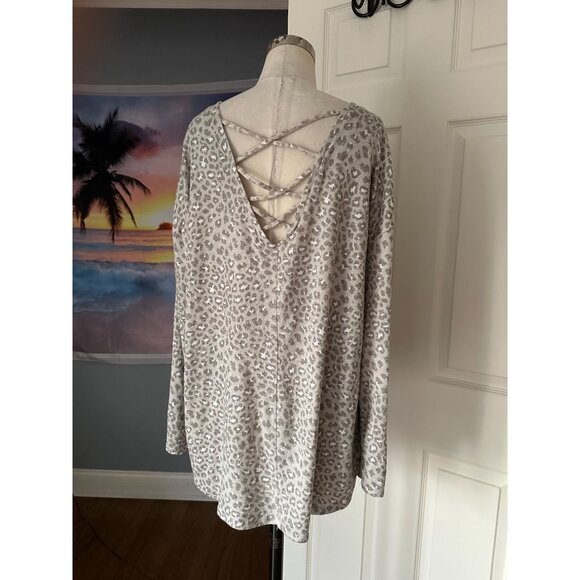 FlirtitudeActive  Cheetah Print Plush Top criss cross in back Large - Picture 1 of 4